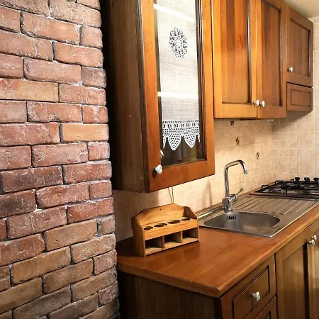 Apartment Appartamento Con Vascaidromassaggio Taranto Centro *