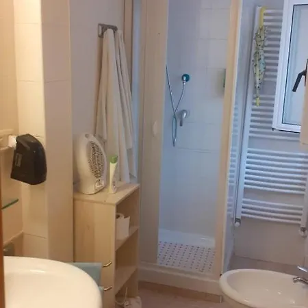 Apartment Appartamento Con Vascaidromassaggio Taranto Centro *