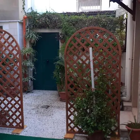 Apartment Appartamento Con Vascaidromassaggio Taranto Centro Taranto